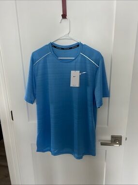 Nike Men’s Light Blue Short-Sleeve Athletic Running Dri Fit Tee L Carolina Blue
